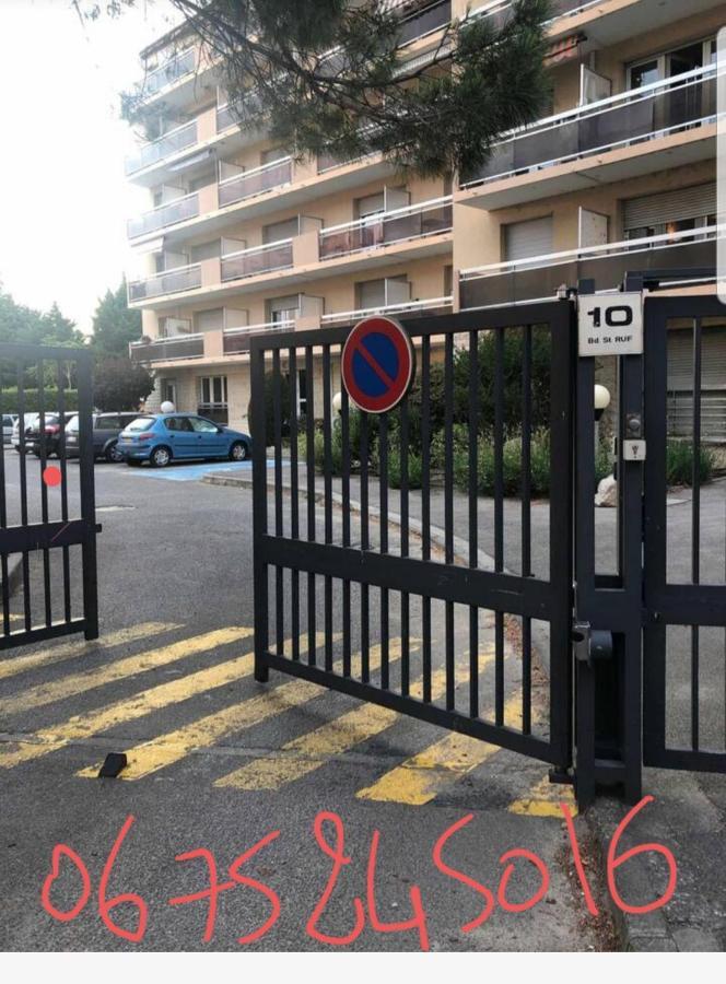 Апартаменты A 2 Pas Du Palais Free Parking Авиньон Экстерьер фото